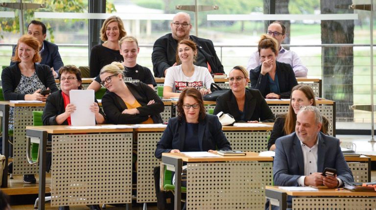 Aufnahme der Fraktion DIE LINKE, im Landtag sitzend. Bild von 2020.
